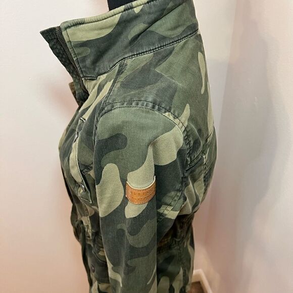 Hollister Camo Jacket. Size S - Picture 4 of 7